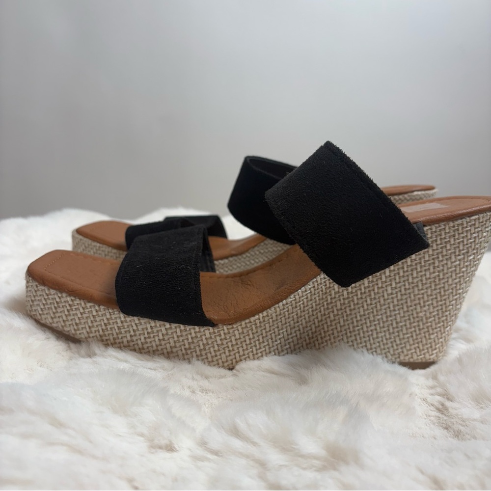 Black and cream sandals . Open toe. Size 10